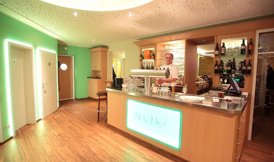 Maxi Maxi Ramstein Resto Bar Lounge Essen Trinken RamsteinMiesenbach